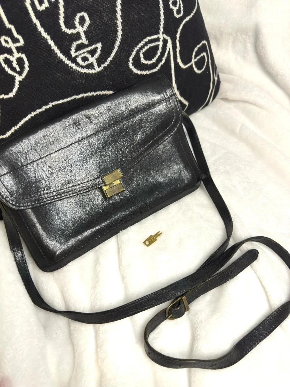 Vintage classic leather lock and key satchel bag